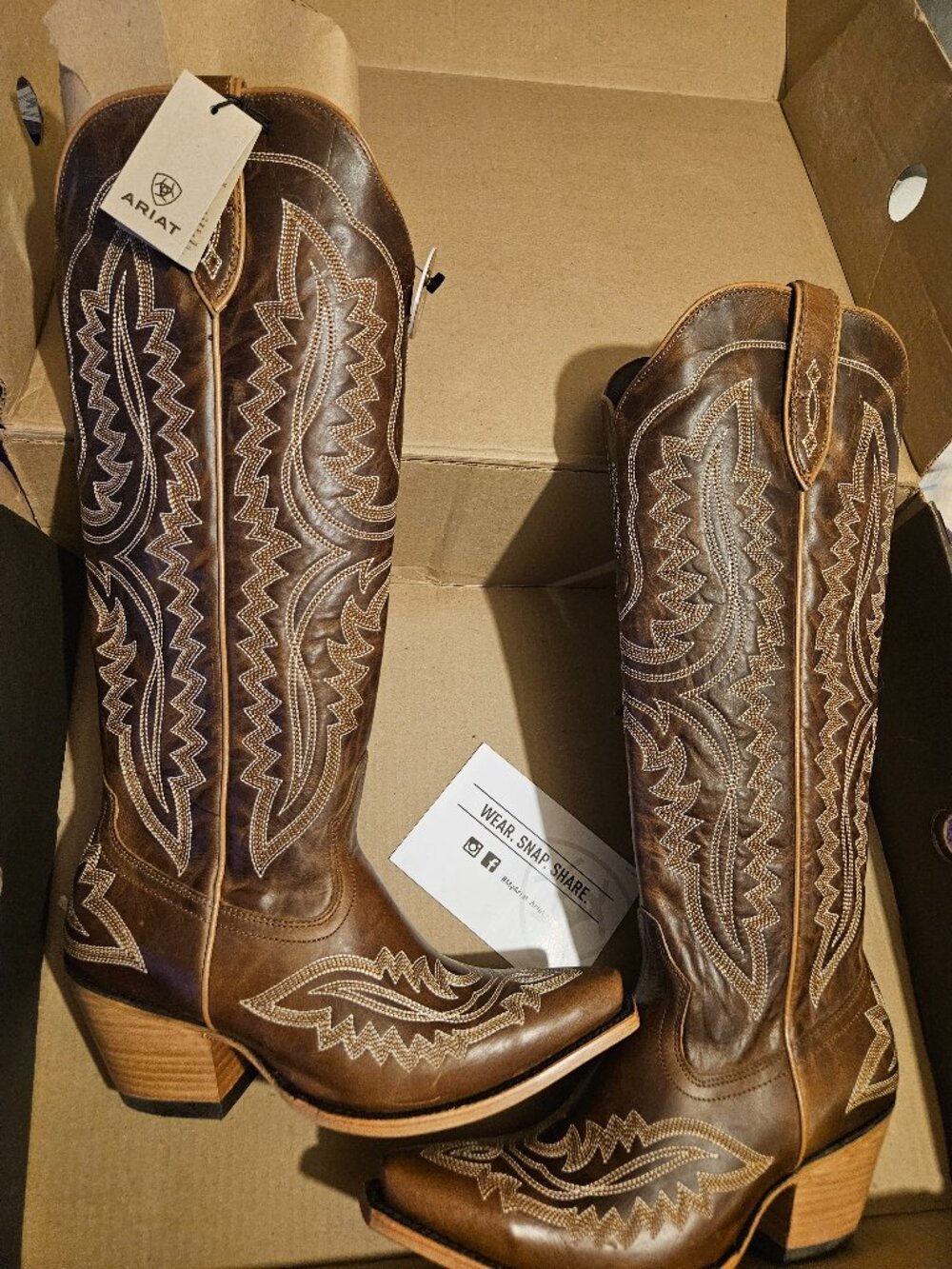 Women's Ariat Cassanova Western Boots - Size 8W